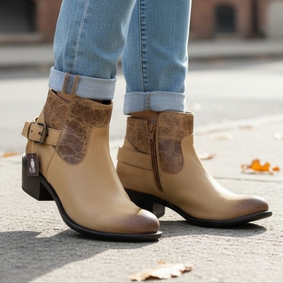 NWT! J.B. Dillion Leather Tan Zipper boots - Picture 1 of 12